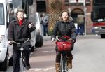 Amsterdam 19 april 2008
Sanne Wallis de Vries met man op de fiets in amsterdam.
Peter Smulders bv