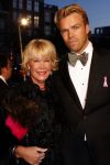 Amsterdam 29 september 2008
Pink Ribbon gala in het concert gebouw.Sheila de Vries met zoon Gideon
Peter Smulders bv