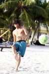 Curacao 2 janjuari 2009
Jan Smit Demy de Zeeuw Nick Schilder en Simon Keizer aan het voetvolleyballen op het strand bij lions Dive.
Yolanthe Cabau v Kasbergen en de vriendinnen van Demy en Nick moedigen ze aan.
Peter Smulders bv