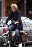 Amsterdam 5 april 2008
Simone Kleinsma op de fiets in de regen.