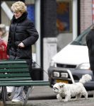 Amsterdam 14 januari 2009
Simone Kleinsma met Guus Verstraete en hond op de cornelis schuytstraat.
Peter Smulders bv