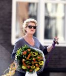 Amsterdam 27 september 2008
Simone Kleinsma met een bos bloemen.
Peter Smulders bv