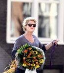Amsterdam 27 september 2008
Simone Kleinsma met een bos bloemen.
Peter Smulders bv