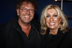 Hilversum 5 maart 2009
Uitreiking gouden buma harpen in studi 21. Sjoukje Smit met haar kersverse echtgenote/man
Peter Smulders bv