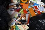 Amsterdam 16 januari 2008
Vuilniswagen van weight watchers rijdt over pc hooftstraat met daarin div afslankboeken waaronder die van Sonja Bakker.