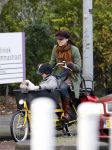 Amsterdam 22 november 2007
Susan Visser met zoontje en hondje op de bakfiets.
