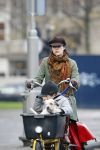 Amsterdam 22 november 2007
Susan Visser met zoontje en hondje op de bakfiets.