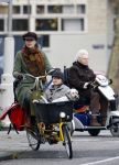 Amsterdam 22 november 2007
Susan Visser met zoontje en hondje op de bakfiets.