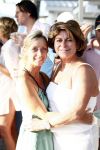 Curacao 31 december 2008
Mambo Beach oudjaar.Christine Kroonenberg en Sylvana Borsato
Peter Smulders bv