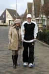 Uitgeest 17 november 2005
Rafael v d Vaart op krukken na operatie en zijn vrouw Sylvie v d Vaart zwanger met petje.