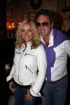 Breda 26 augustus 2008
Muziekfeest van de Tros op de grote markt in Breda. Tatjana Simic met Ronnie Rosenbaum