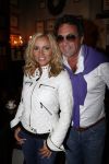 Breda 26 augustus 2008
Muziekfeest van de Tros op de grote markt in Breda. Tatjana Simic met Ronnie Rosenbaum