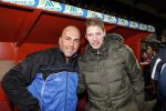 Volendam 24 maart 2009
Artiesten volendam waaronder Jan Smit en Simon Keizer voetballen in het stadion van Volendam tegen oa Mental Theo nabuurs Grad Damen en Rashid. Dick Jol is de scheidsrechter. Uiteindelijk wint brabant met 2-4. Theo en Theo Lucius
Peter Smulders bv