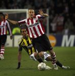 Eindhoven, 23 Oktober 2007
Champions League wedstrijd PSV-Fenerbahce, eindstand 0-0
Seizoen 2007/2008
Timmy Simons in duel met Deniz Baris