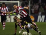Eindhoven, 23 Oktober 2007
Champions League wedstrijd PSV-Fenerbahce, eindstand 0-0
Seizoen 2007/2008
Timmy Simons in duel met Deniz Baris