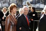 Amsterdam 1 februari 2008
Feest koningin Beatrix en Prinses Margriet voor hun 70e en 65e verjaardag in Carre.
Tineke de Groot met vriend .. fabius