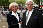 Utrecht 28 april 2009
Pieter v Vollenhoven viert zijn 70e verjaardag in het Beatrix theater in Utrecht. Tjerk Westerterp met zijn vrouw
Peter Smulders bv