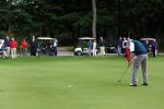 Sint Michielsgestel, 7 Juli 2008
NK senioren heren professionals op GC de Dommel
Tom O Mahoney met o.a. zijn caddy en Jan Dorrenstein