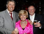 Utrecht 4 november 2007
Premiere Andre v Duin Revue met Ron Brandsteder in Beatrix theater. Tom Westermeijer met zijn vrouw