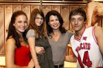 Tilburg 25 januari 2009
Premiere High school musical in de schouwburg van Tilburg met in de hoofdrollen Tommie Christiaan Nathalie v Gent Sarah Chronis Paul Boereboom Maickel Leijenhorst en Natalie la Rose. caroline de Bruijn met dochter
Peter Smulders bv