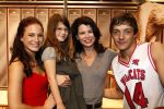 Tilburg 25 januari 2009
Premiere High school musical in de schouwburg van Tilburg met in de hoofdrollen Tommie Christiaan Nathalie v Gent Sarah Chronis Paul Boereboom Maickel Leijenhorst en Natalie la Rose. caroline de Bruijn met dochter
Peter Smulders bv