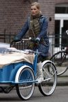 Amsterdam 17 januari 2008
Tooske Ragas Breugem doet boodschappen met de Johnny Loco bakfiets. Tooske is zwanger en koopt oa chocolade.