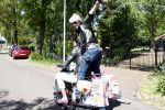 Amsterdam 12 mei 2009
Grazia en vespa scooterdag in amsterdam. Victoria Koblenko met Thijs Willekes
Peter Smulders bv
