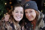 Amsterdam 8 januari 2008
Viola Holt met muts en dochter op terras op de pc hooftstraat.