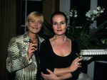 1995 Vivian Boelen samen met Ans Markus een sigaar rokend
