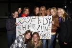 Hilversum 1 mei 2009
Wendy v Dijk gaat s nachts na de opnames naar buiten om met haar fans te praten. Opnames waren de halve finale van x factor.
Peter Smulders bv