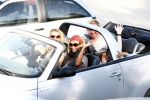 Ibiza 4 juli 2008
Wendy v Dijk op vakantie met haar zoontje Sem en vrienden
Ze heeft een cabrio gehuurd.