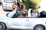 Ibiza 4 juli 2008
Wendy v Dijk op vakantie met haar zoontje Sem en vrienden
Ze heeft een cabrio gehuurd.