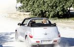 Ibiza 4 juli 2008
Wendy v Dijk op vakantie met haar zoontje Sem en vrienden
Ze heeft een cabrio gehuurd.