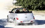 Ibiza 4 juli 2008
Wendy v Dijk op vakantie met haar zoontje Sem en vrienden
Ze heeft een cabrio gehuurd.