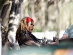 Ibiza 4 juli 2008
Wendy v Dijk op vakantie met haar zoontje Sem en vrienden
Ze heeft een cabrio gehuurd.