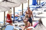 Ibiza  12 juli 2008
Wendy v Dijk met haar zoontje Sem en broer Mike v Dijk op vakantie op ibiza.