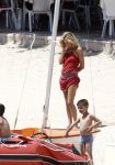 Ibiza  12 juli 2008
Wendy v Dijk met haar zoontje Sem en broer Mike v Dijk op vakantie op ibiza.