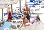 Ibiza  12 juli 2008
Wendy v Dijk met haar zoontje Sem en broer Mike v Dijk op vakantie op ibiza.