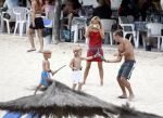 Ibiza  12 juli 2008
Wendy v Dijk met haar zoontje Sem en broer Mike v Dijk op vakantie op ibiza.