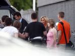 Amsterdam 24 juli 2008
Wendy v Dijk met fans bij de kookfabriek waar rtl een presentatie had.