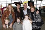 Rotterdam 25 november 2007
Wendy v Dijk met Sem moeder en broer Mike met kinderen en vriendin bij het feest van sinterklaas in ahoy.