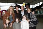 Rotterdam 25 november 2007
Wendy v Dijk met Sem moeder en broer Mike met kinderen en vriendin bij het feest van sinterklaas in ahoy.