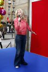 Amsterdam 28 april 2009
Wendy v Dijk opent etalage bij de bijenkorf met alle mickey Mouse oren voor aktie tbv doe een wens. Sem en haar broek Mike zijn erbij aanwezig.
Peter Smulders bv
