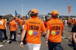 Basel 21 juni 2008
Nederland speelt in de kawrt finale op de ek tegen Rusland. In Basel lopen 150000 supporters van Nederland en maken er een feestje van. Winston Gerschtanowitz met Jan Willem Bruggenwirth