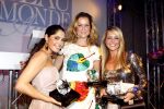 Amsterdam 11 oktober 2007
Beau monde awards in het amstel hotel. paulien Huizinga Yolanthe Cabau v Kasbergen en Chantal Janzen