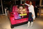 Amsterdam 15 januari 2008
Yolanthe Cabau v Kasbergen krijt smart auto voor haar goede doel.