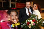 Amsterdam 15 januari 2008
Yolanthe Cabau v Kasbergen krijt smart auto voor haar goede doel.