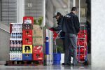Rotterdam 17 augustus 2007
Yordi Breukhoven werkt bij drankgroothandel.
Hij bezorgt met zijn collega de drank bij horeca bedrijven