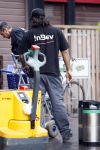 Rotterdam 17 augustus 2007
Yordi Breukhoven werkt bij drankgroothandel.
Hij bezorgt met zijn collega de drank bij horeca bedrijven