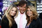 Amsterdam 27 april 2009
Feestje van Gerard Joling voor zijn 49e verjaardag bij cafe het Kalfje. Gerard met Yvonne en Shirley Dubbelboer
Peter Smulders bv